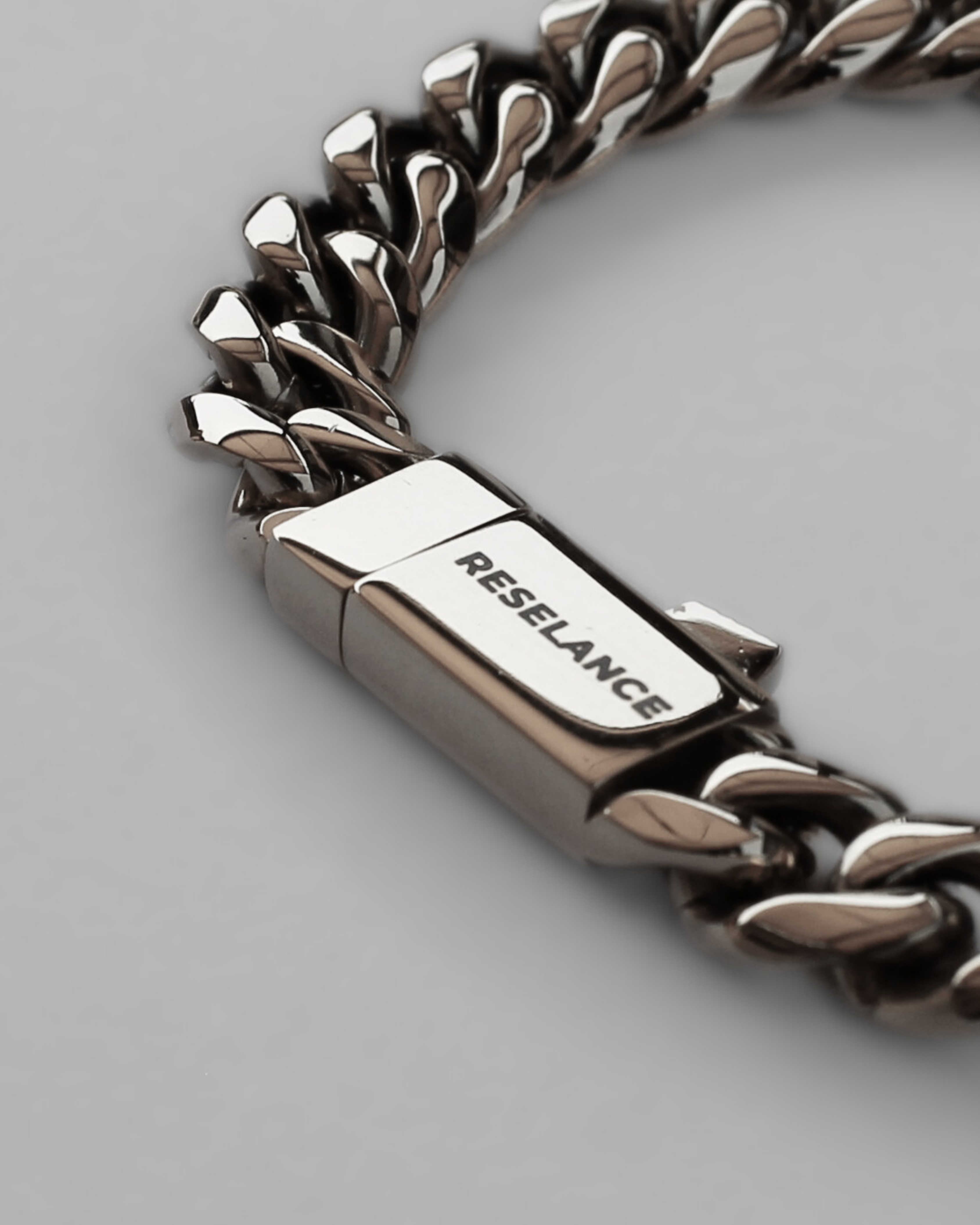 Collana Cuban